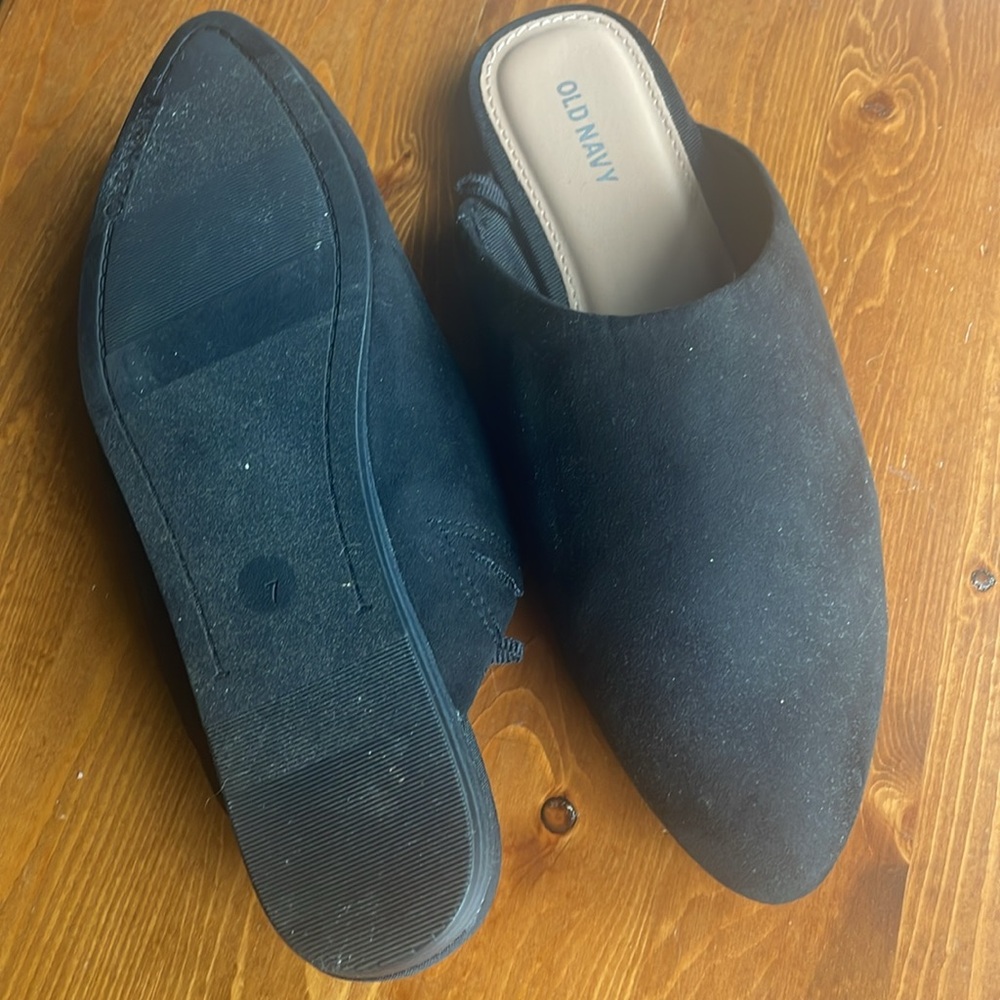 Black slip on flats - Picture 2 of 2